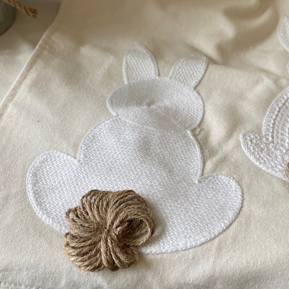 NEW! Shabby Chic Cottage Farmhouse Spring Bunny Rabbit Dining Table Runner - Picture 3 of 6